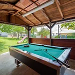 Semy Villa *